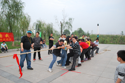 東信醫藥舉辦第二屆“揮動激情·挑戰自我”趣味運動會