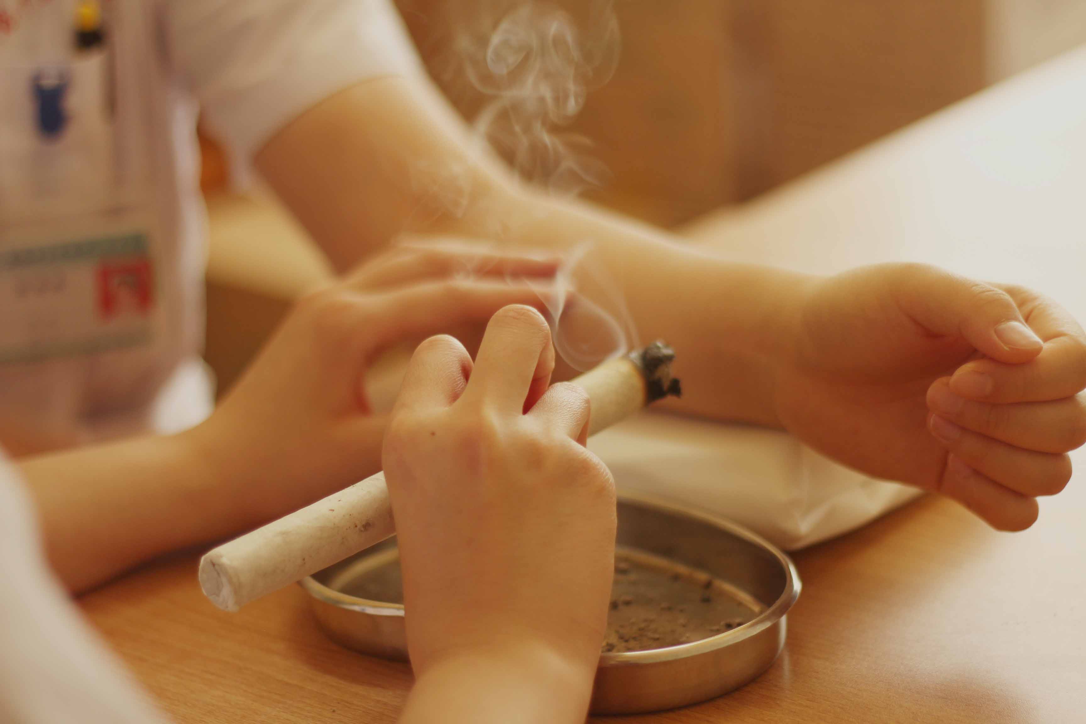 艾灸調氣血扶正氣！詳解肚臍燒艾的操作方法