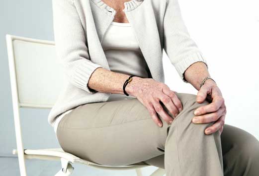 3個動作傷關節 好習慣謹防關節炎“騷擾”