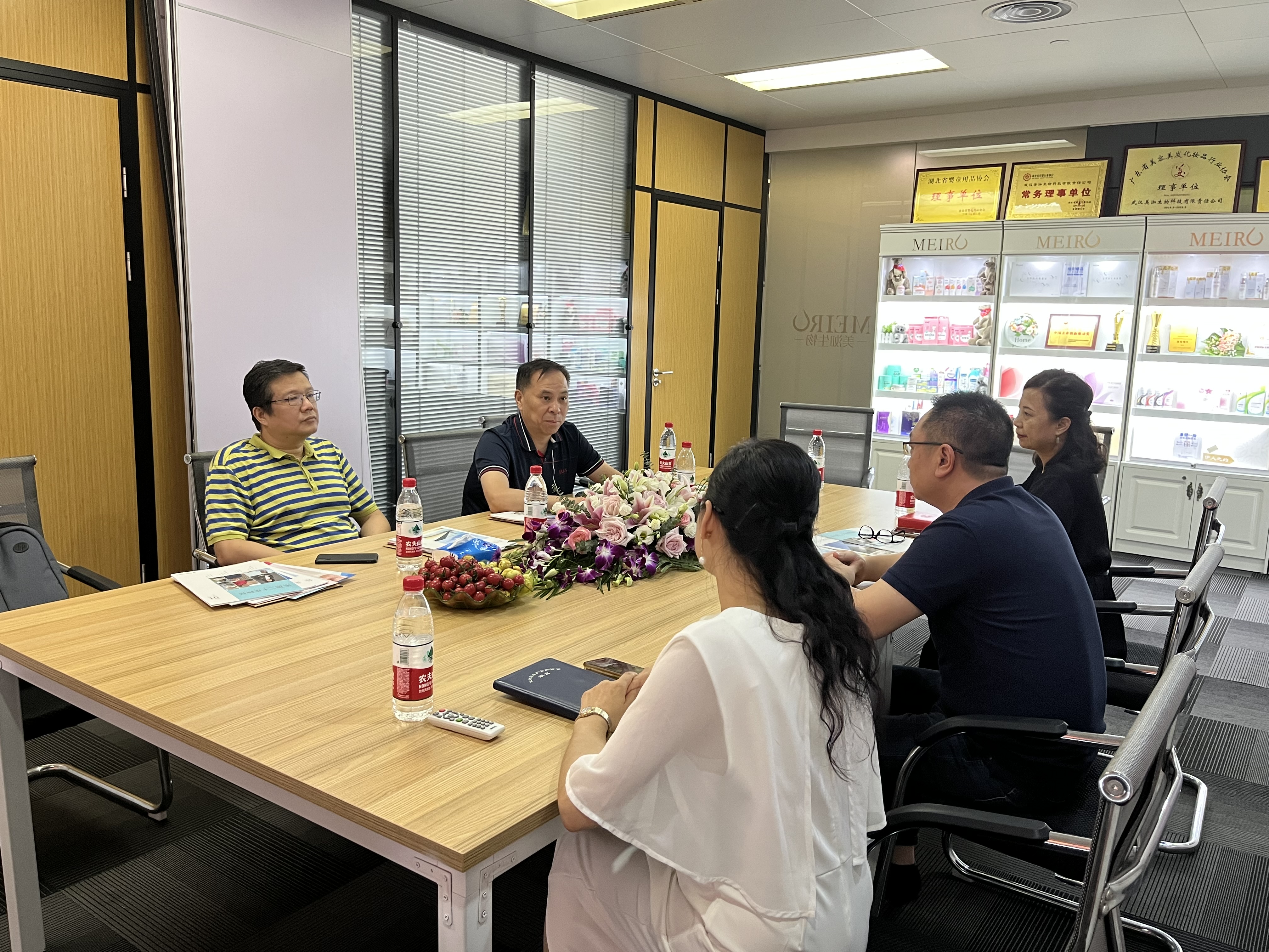 武漢市委統戰部、市民盟領導蒞臨東信醫藥集團參觀考察